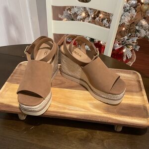 Soda Wedge shoes, ankle strapsp size 6.5, NWT